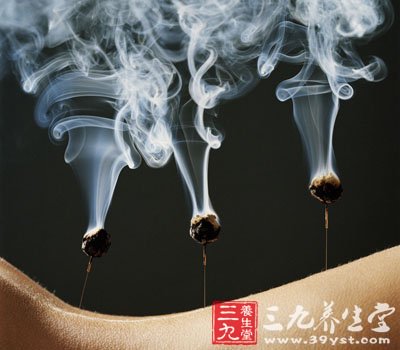 中醫養生 巧用艾灸治乳腺增生