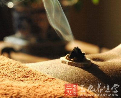 點(diǎn)擊將在新窗口查看全圖 中醫養生 巧用艾灸治療手腳出汗